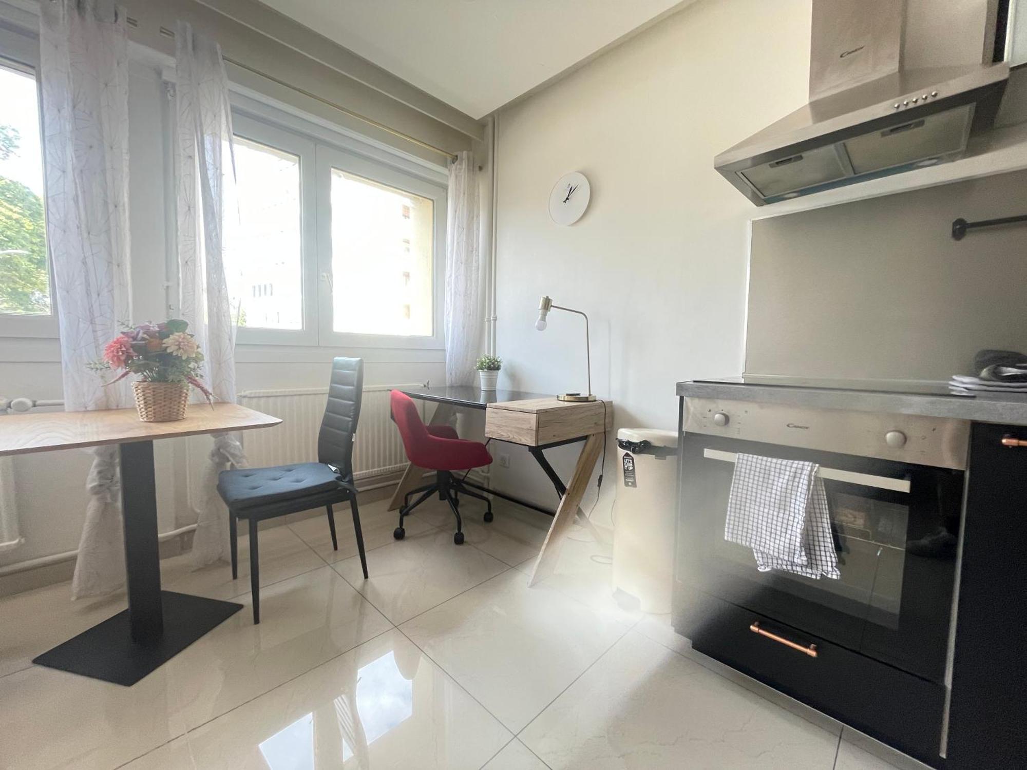 Plantiere - Studio Centre Quartier Queuleu - 2 Personnes Appartement Metz Buitenkant foto