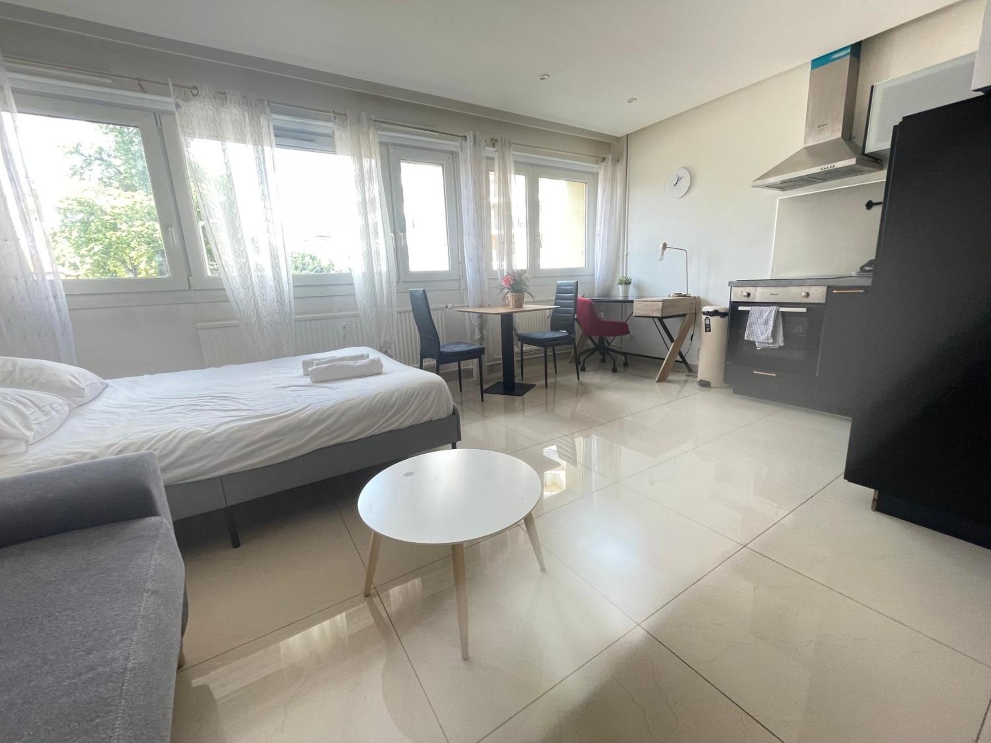 Plantiere - Studio Centre Quartier Queuleu - 2 Personnes Appartement Metz Buitenkant foto